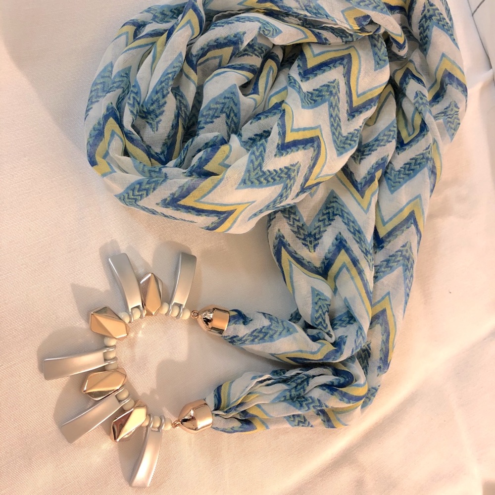 Bosnia scarf